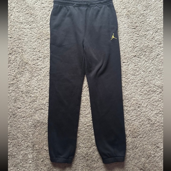 Youth Black Jordan Sweatpants - Picture 1 of 3
